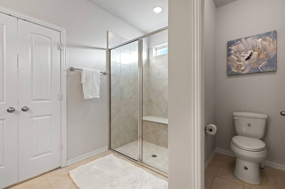 Photo of Bathroom in Aubrey