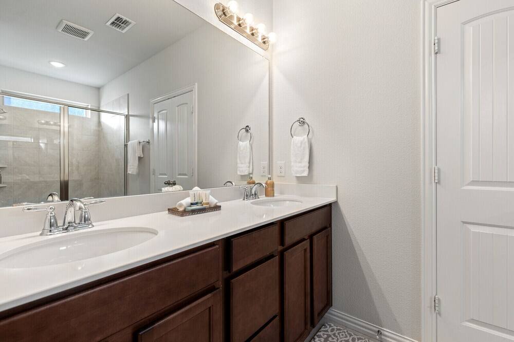 Photo of Bathroom in Aubrey
