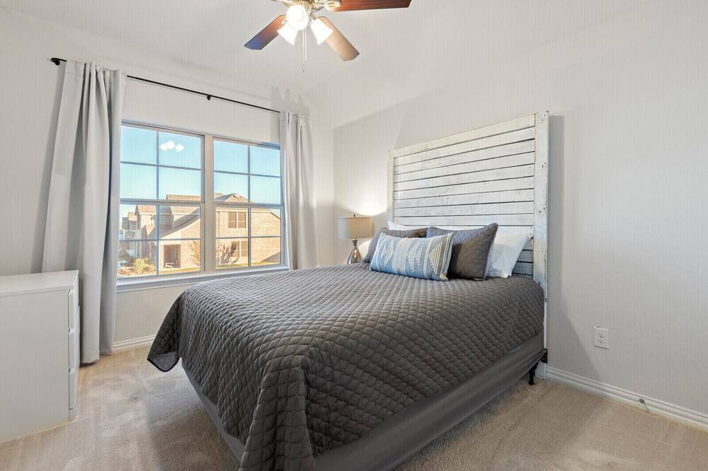 Photo of Bedroom in Aubrey