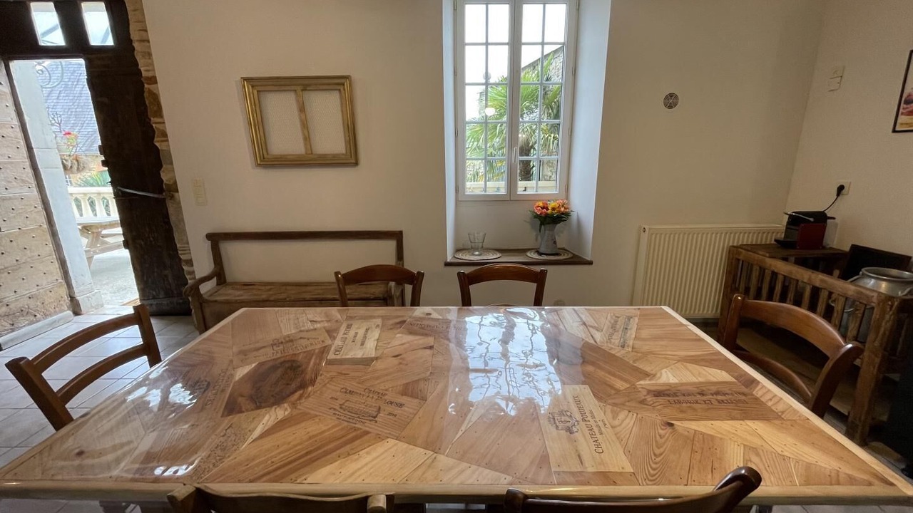 Photo of Others in Laroin