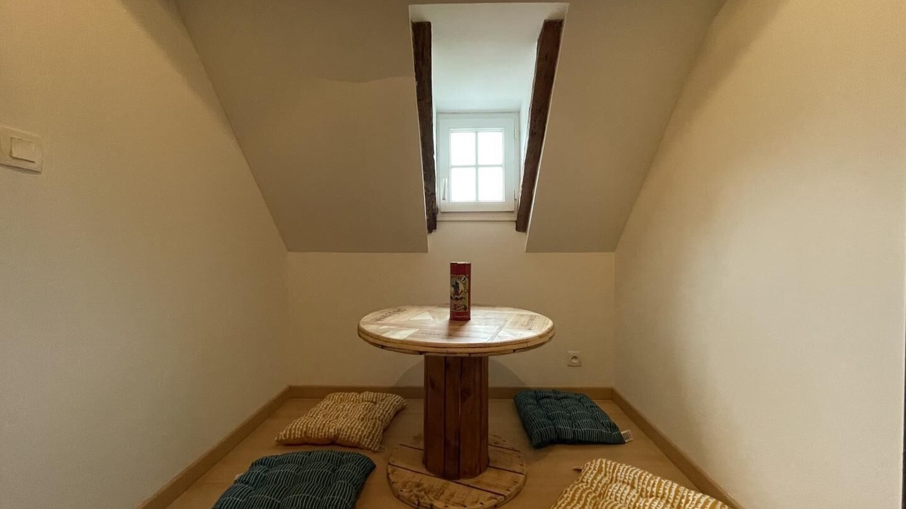 Photo of Others in Laroin