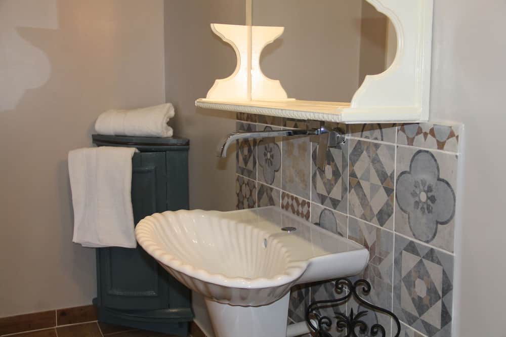 Photo of Bathroom in Saint-Martin-en-Biere