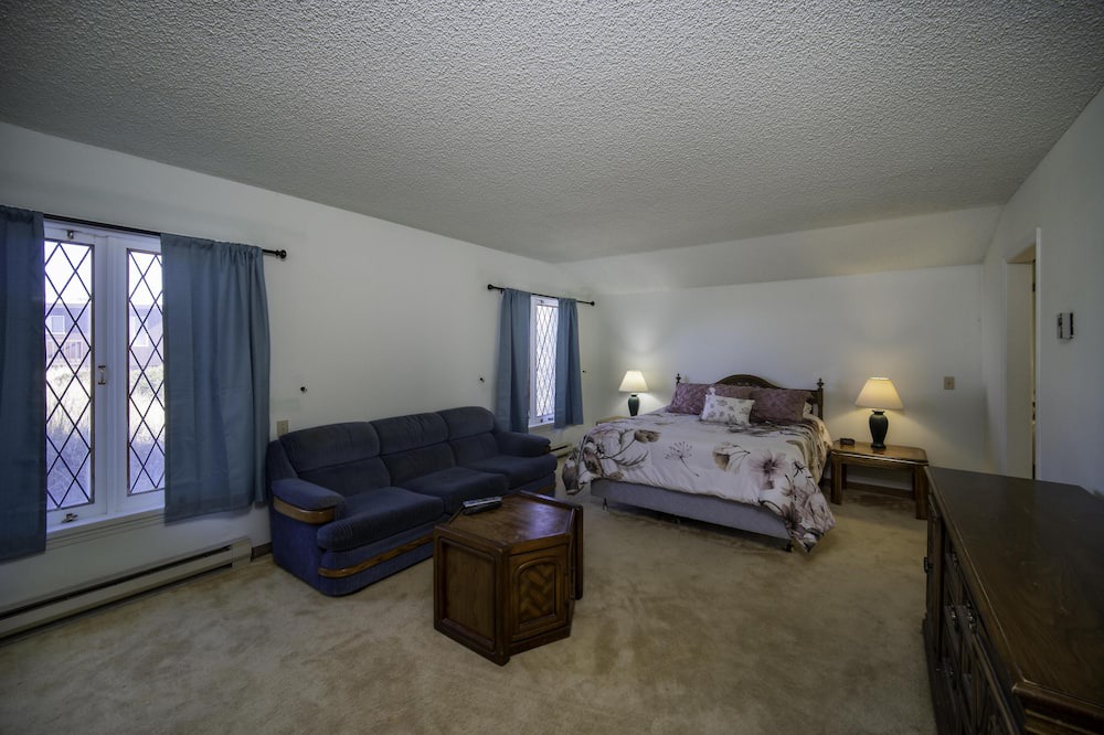 Photo of Bedroom in Bayshore