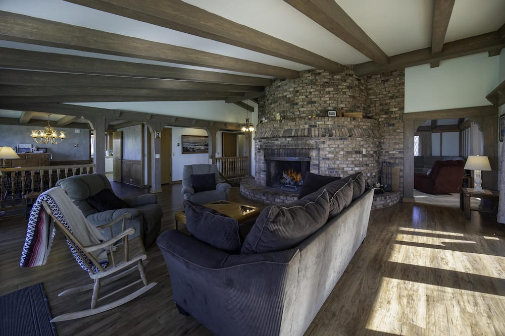 Photo of Livingroom in Bayshore