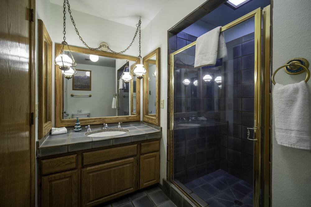Photo of Bathroom in Bayshore