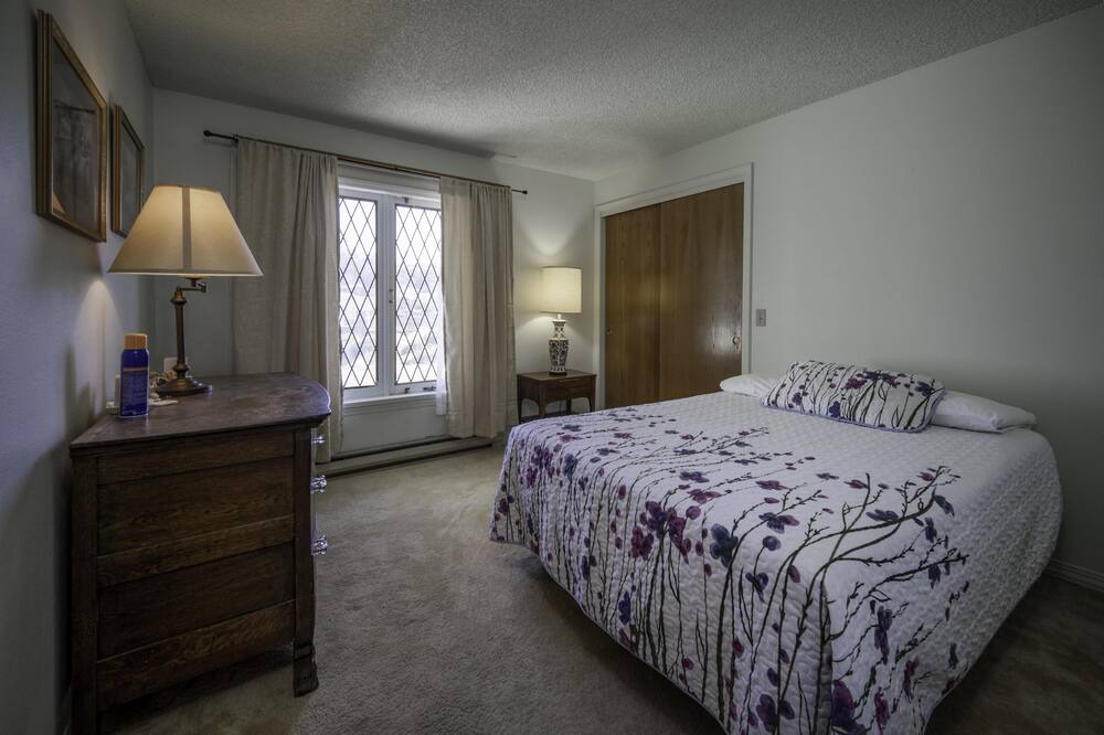 Photo of Bedroom in Bayshore