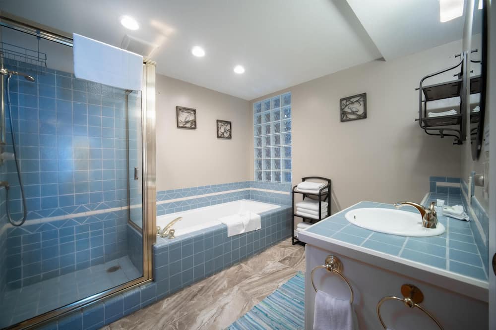 Photo of Bathroom in Roads End