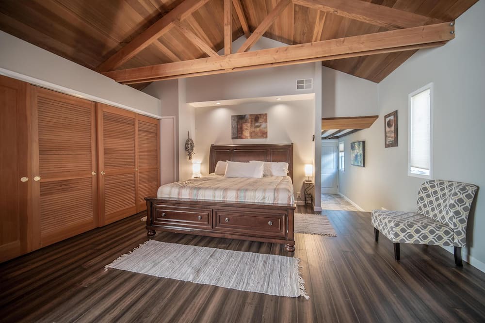 Photo of Bedroom in Roads End