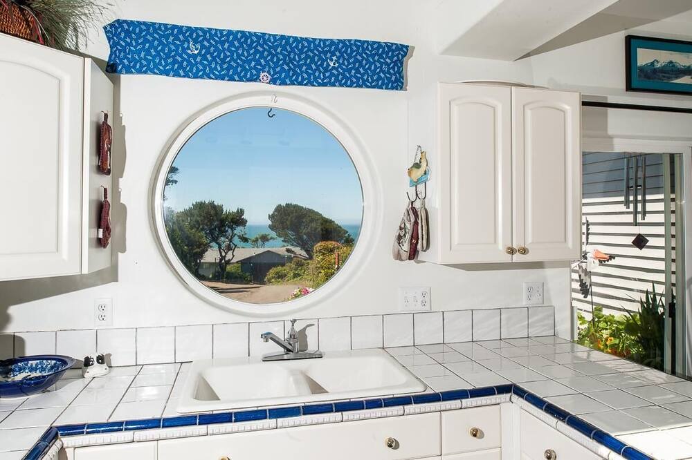 Photo of Kitchen in Seal Rock