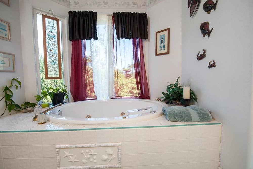 Photo of Bathroom in Seal Rock