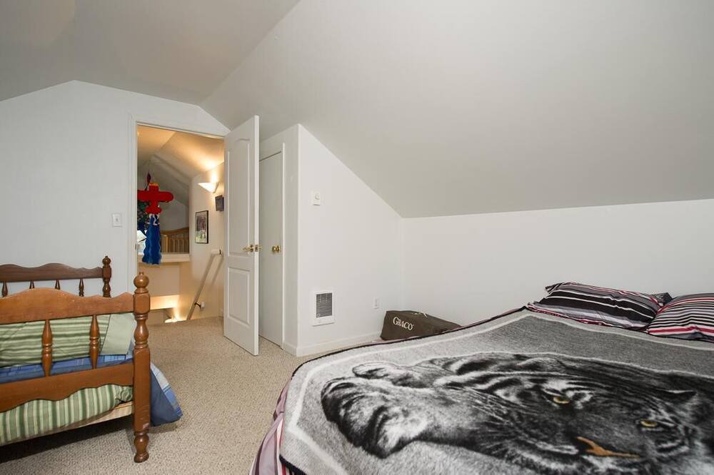 Photo of Bedroom in Seal Rock