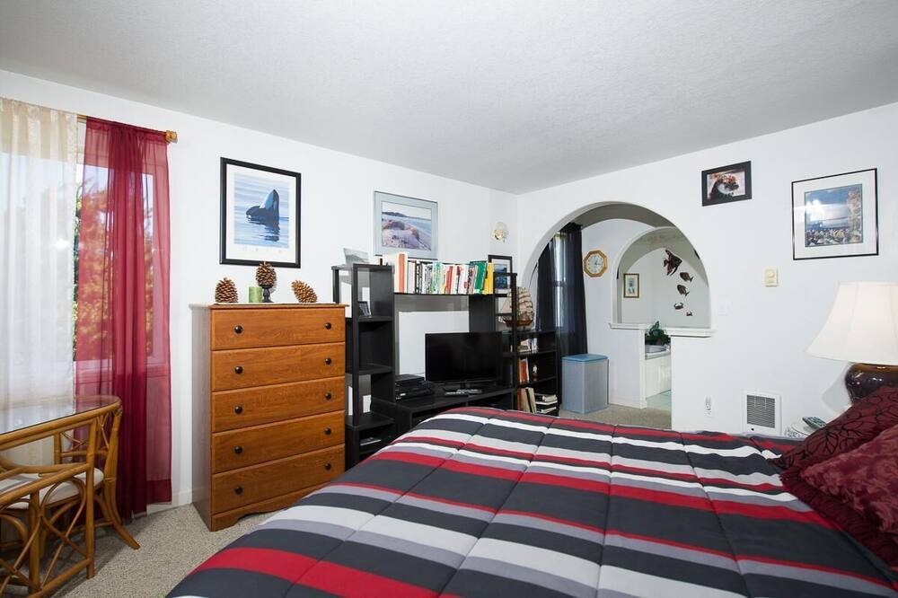Photo of Bedroom in Seal Rock