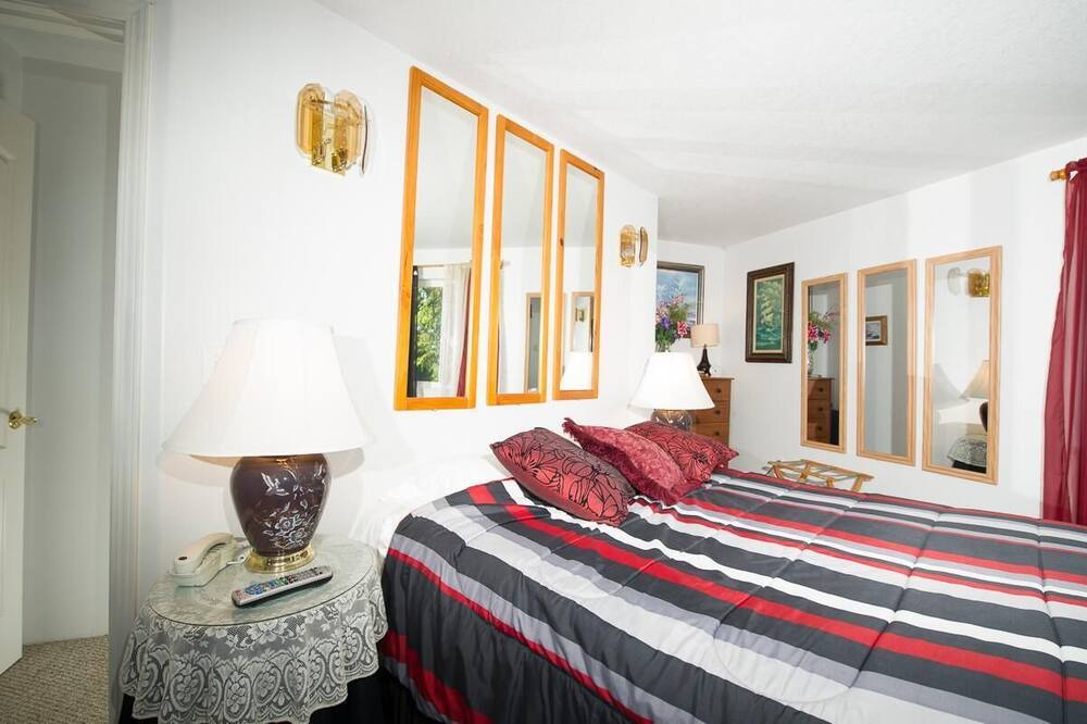 Photo of Bedroom in Seal Rock