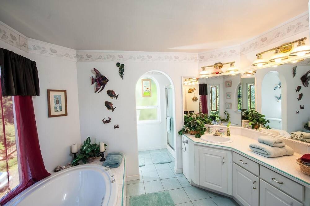 Photo of Bathroom in Seal Rock