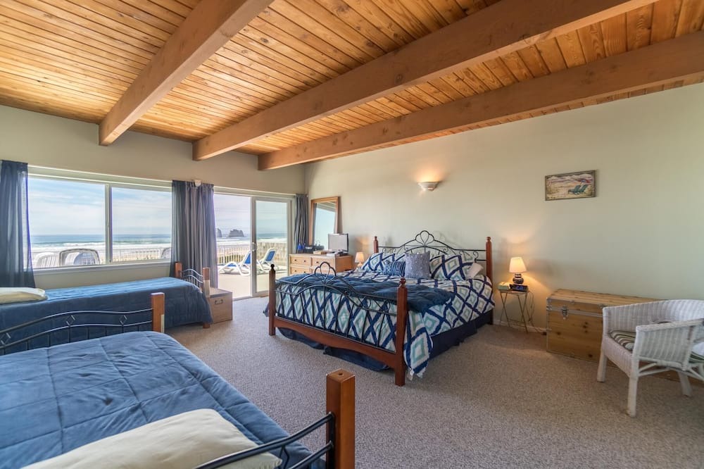 Photo of Bedroom in Rockaway Beach