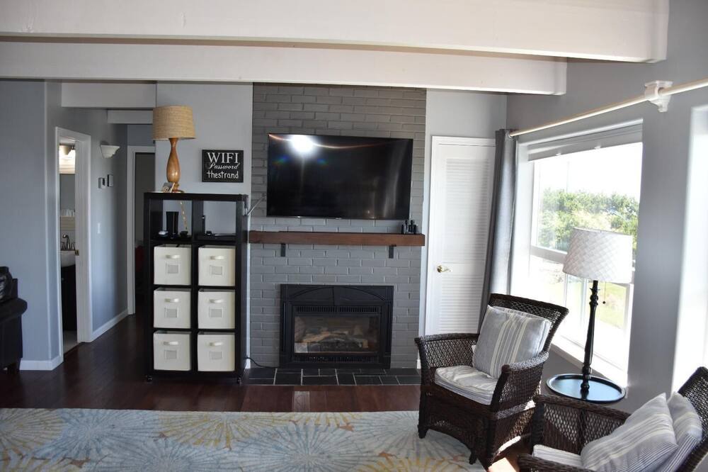 Photo of Livingroom in Rockaway Beach