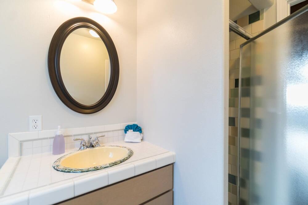 Photo of Bathroom in Rockaway Beach