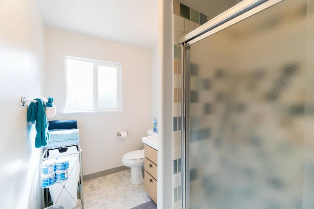 Photo of Bathroom in Rockaway Beach