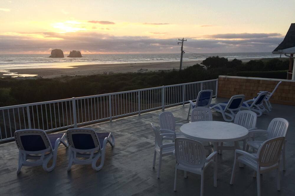 Photo of Patio Balcony in Rockaway Beach