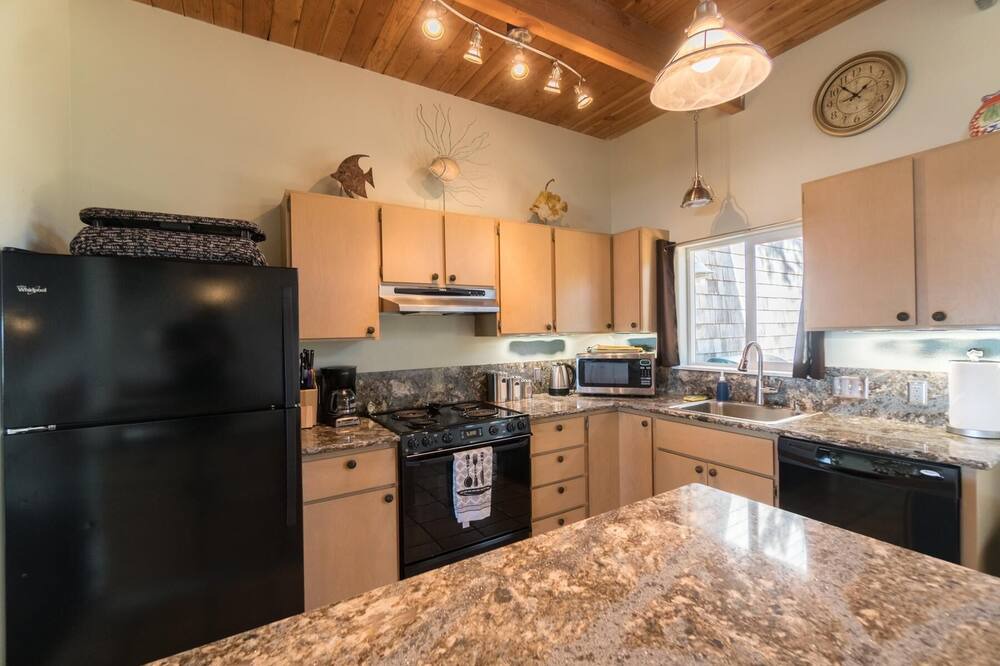 Photo of Kitchen in Rockaway Beach