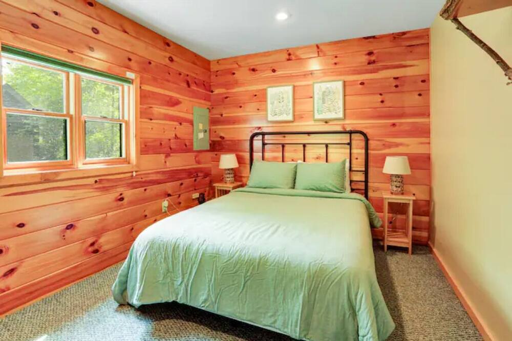 Photo of Bedroom in North Creek