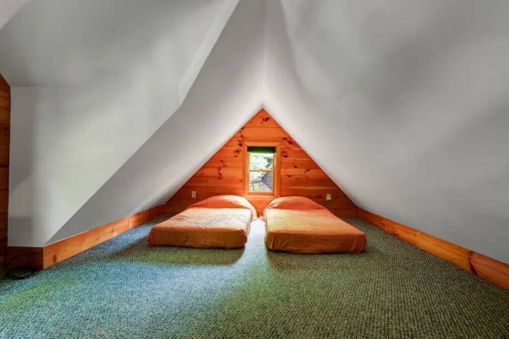Photo of Bedroom in North Creek