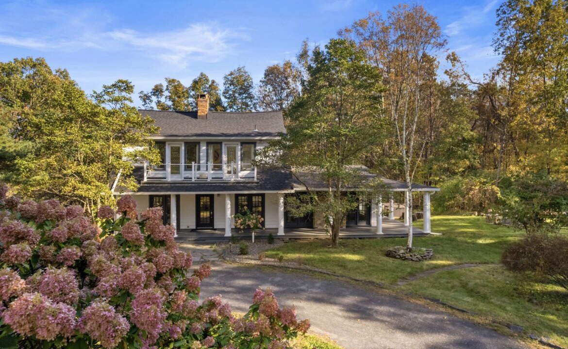 Photo of Outdoor in Woodstock