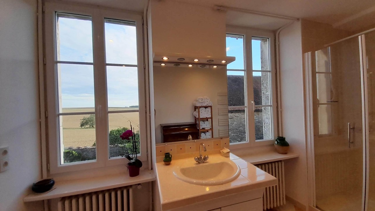 Photo of Others in Villon