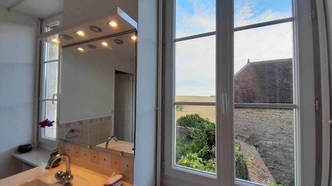 Photo of Others in Villon