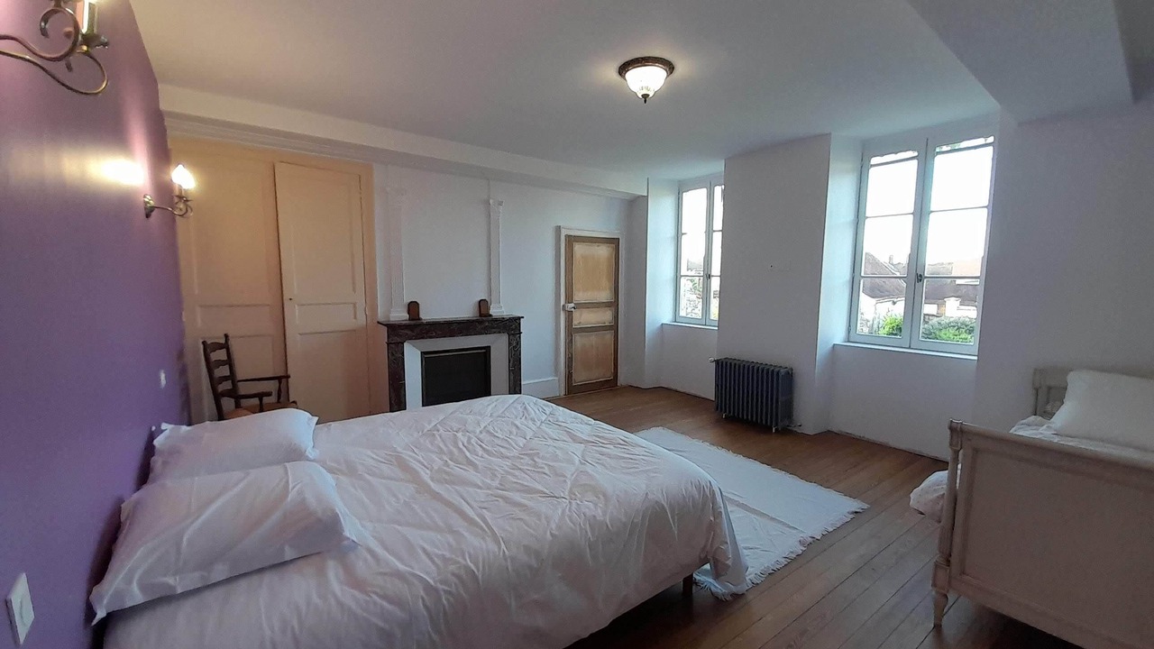 Photo of Others in Villon