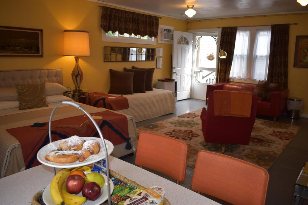 Photo of Livingroom in Jeffersonville