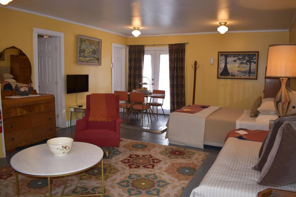 Photo of Livingroom in Jeffersonville