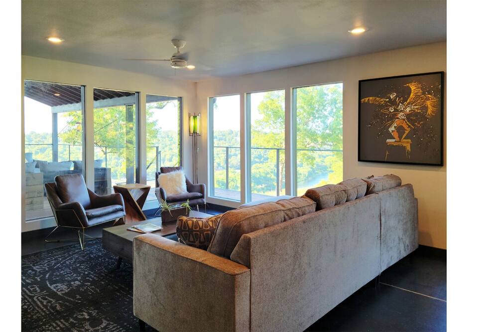 Photo of Livingroom in Flippin