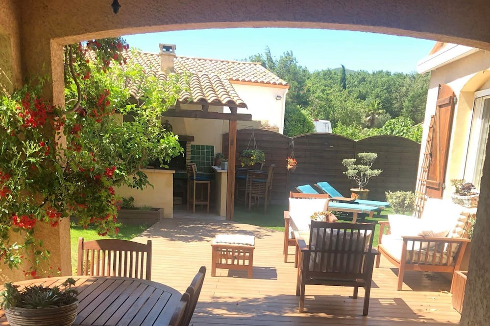 Photo of Patio Balcony in Corbere-les-Cabanes