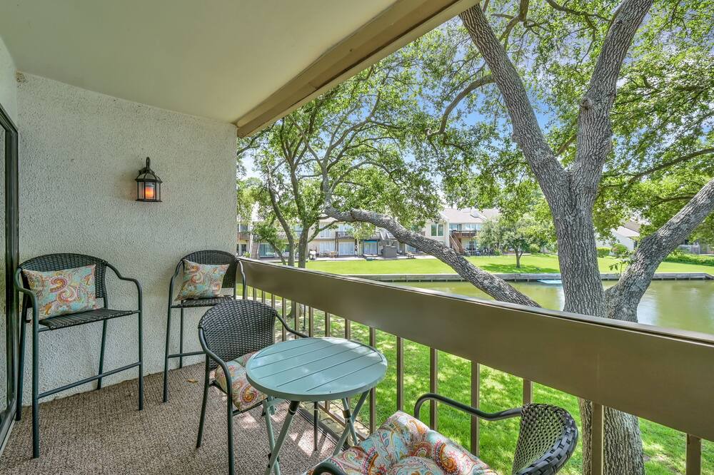 Photo of Outdoor in Walden on Lake Conroe