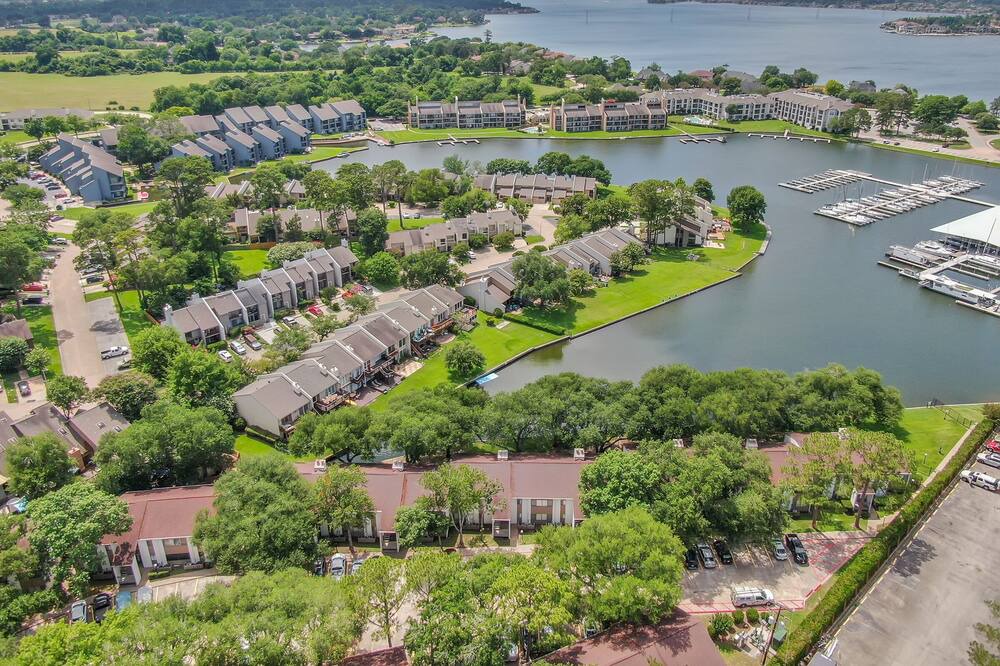 Photo of Outdoor in Walden on Lake Conroe