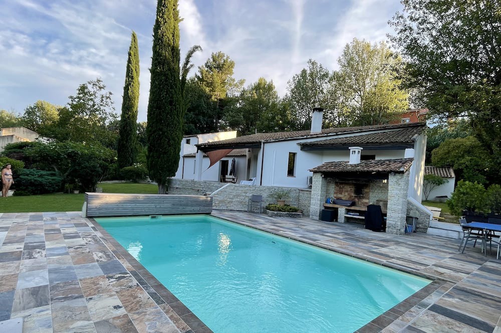 Photo of Outdoor in Chateauneuf-le-Rouge