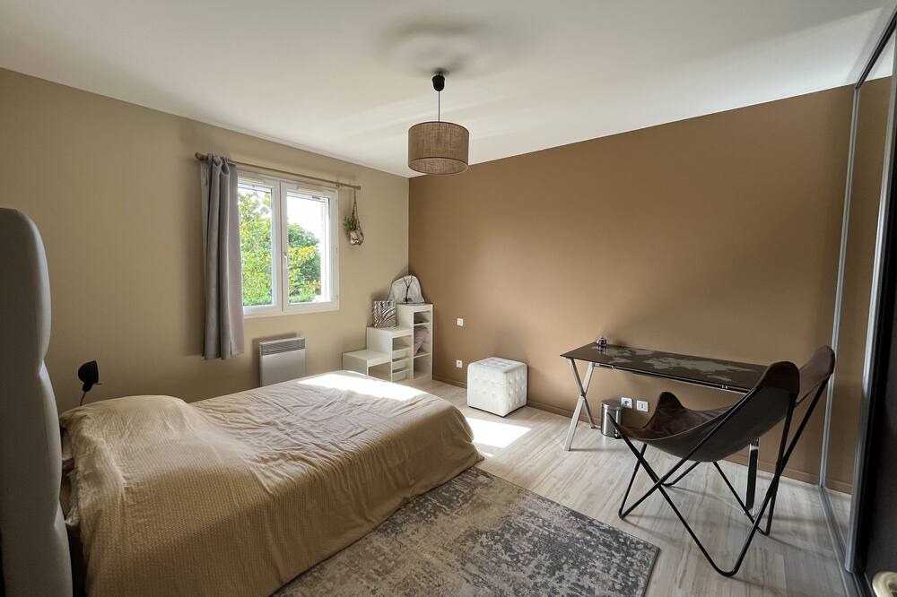 Photo of Bedroom in Leojac