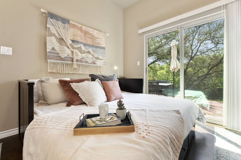 Photo of Bedroom in Apache Shores