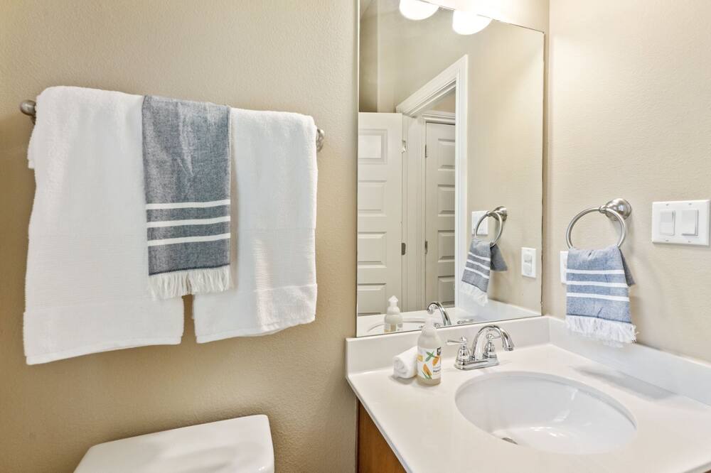 Photo of Bathroom in Apache Shores