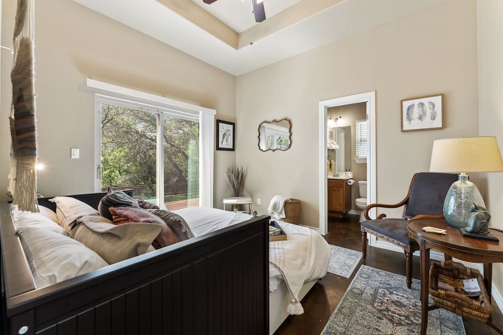 Photo of Bedroom in Apache Shores