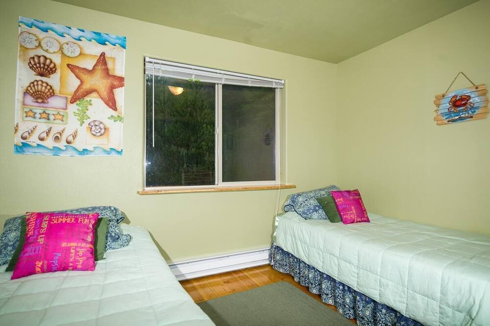 Photo of Bedroom in Yachats
