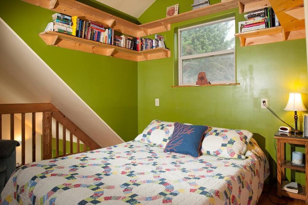 Photo of Bedroom in Yachats