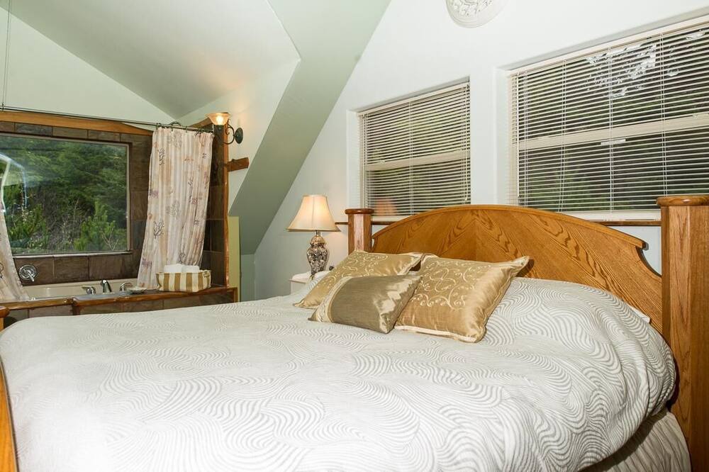Photo of Bedroom in Yachats