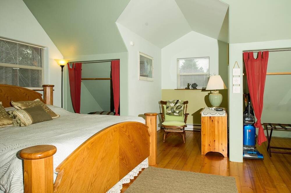 Photo of Bedroom in Yachats