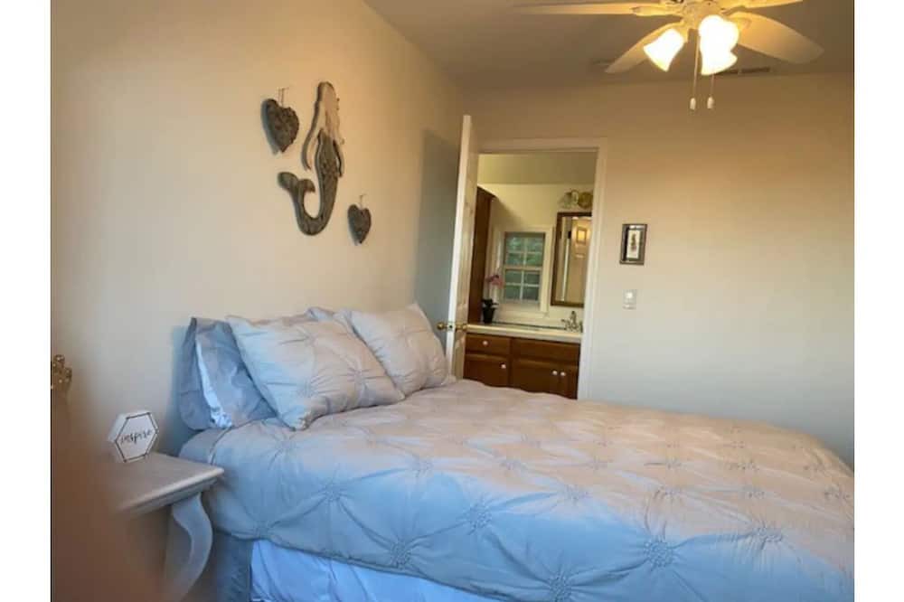 Photo of Bedroom in Felton