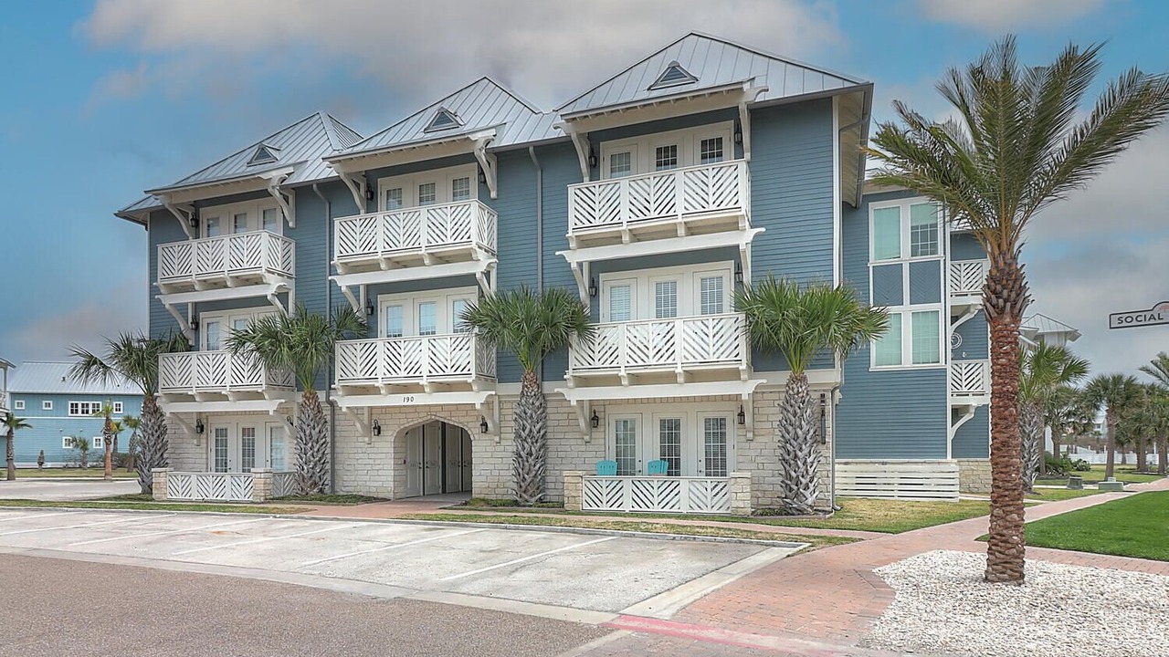 Photo of Others in Cinnamon Shore