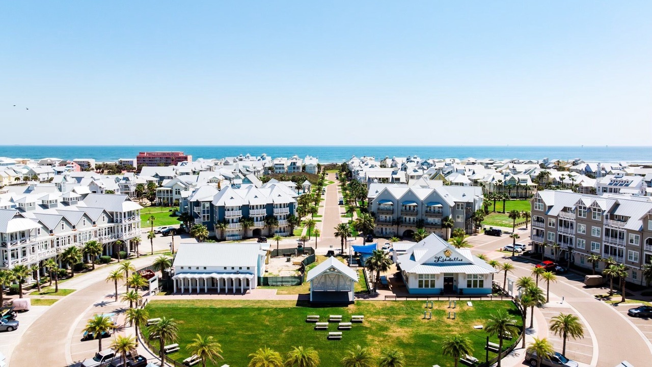 Photo of Others in Cinnamon Shore