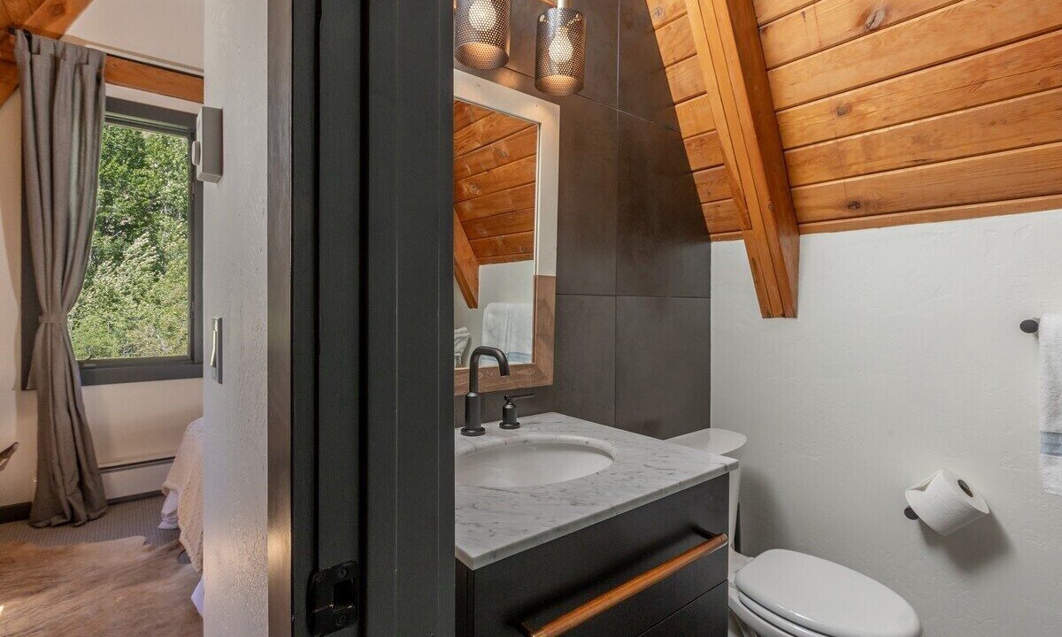 Photo of Bathroom in Board Ranch