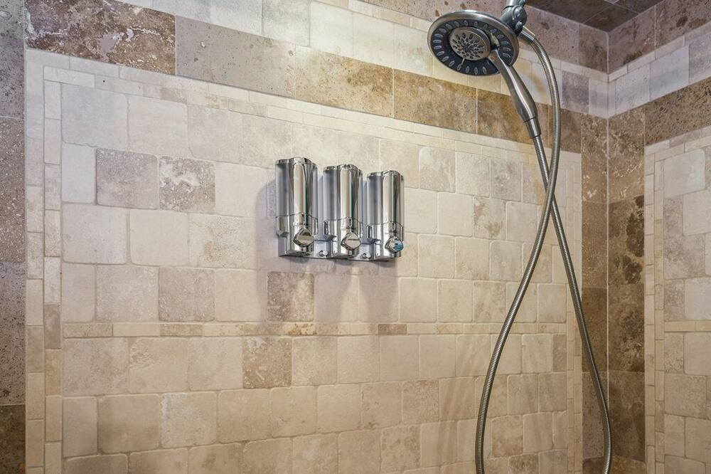 Photo of Bathroom in Highlands